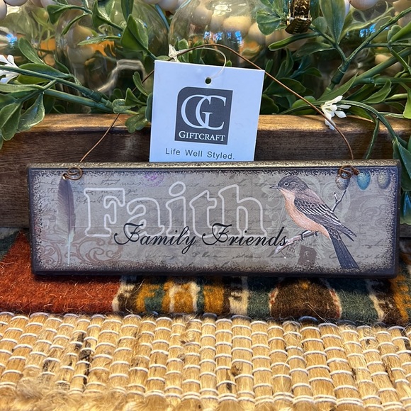 Faith Family Friends Sign with Bird - Picture 2 of 3